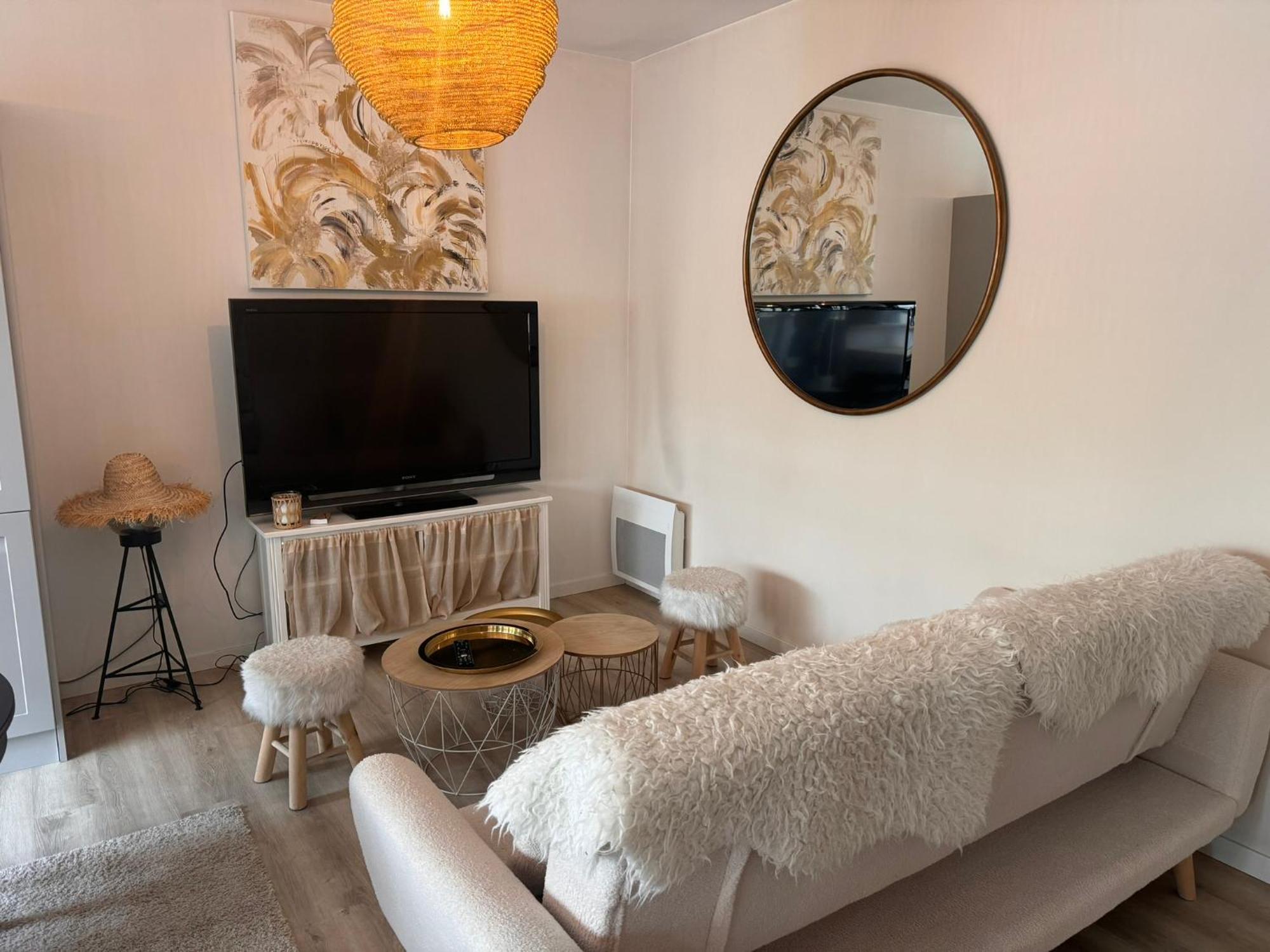 Maison + Parking Prive Au Coeur Angouleme 60M2 Luaran gambar